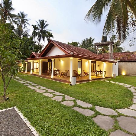 Fantasea Villa Mirissa Exterior photo